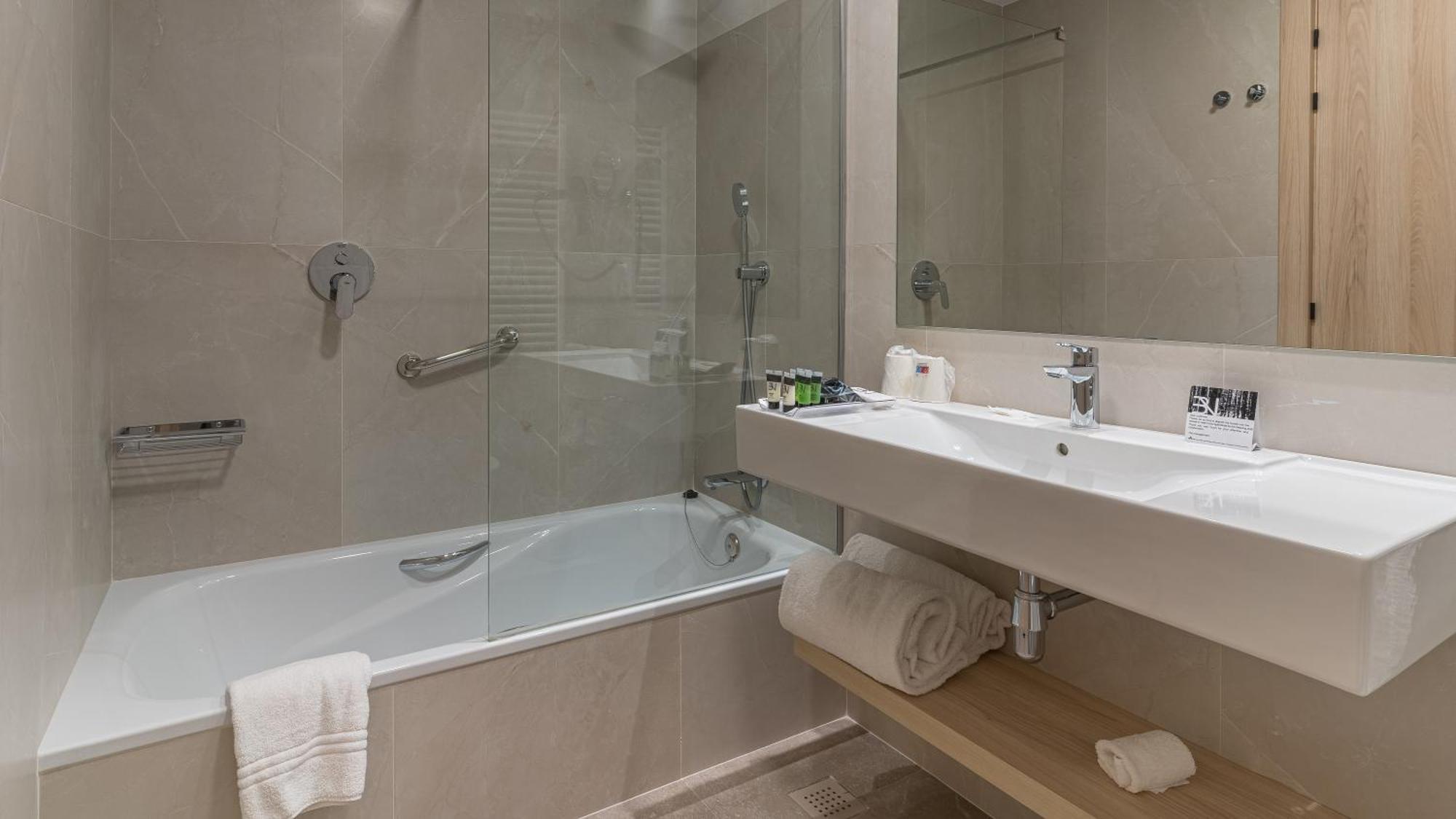 Blanca De Navarra Hotel 4*