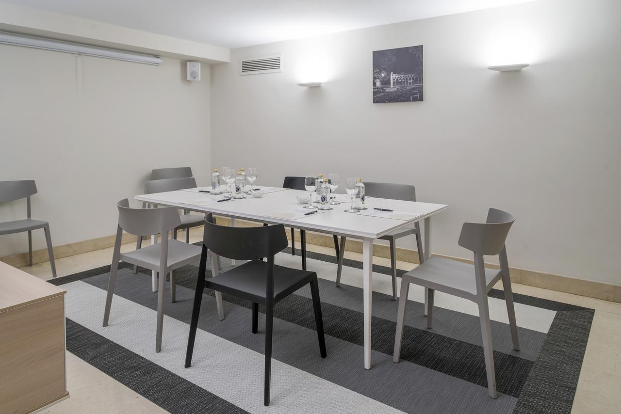 Blanca De Navarra Hotel 4*